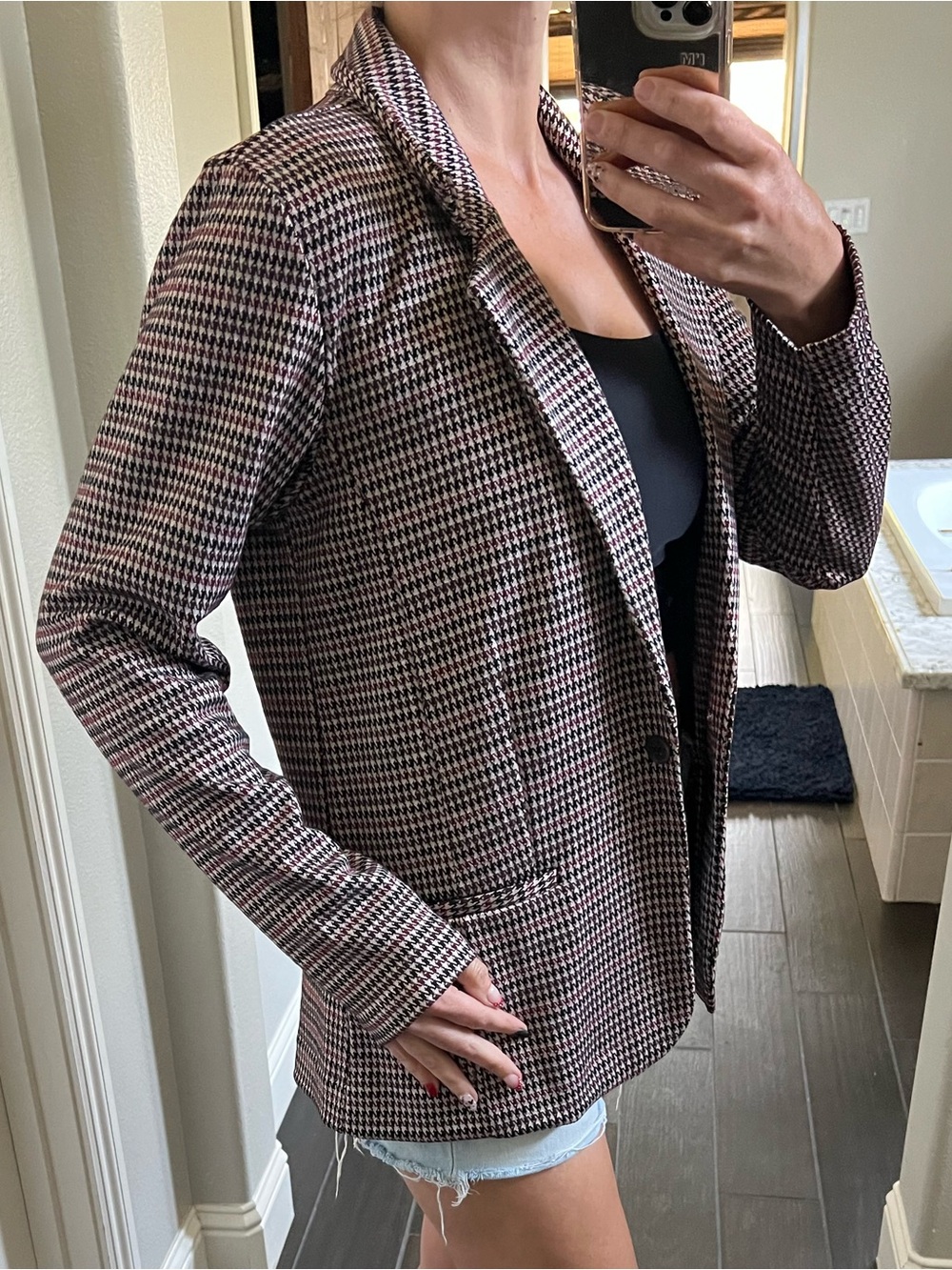 Women's Houndstooth Knit Blazer Jacket - Black, Brown, Cream & Burgundy - Picture 4 of 10